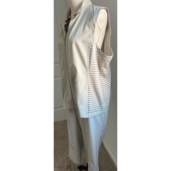 2 Piece WEEKENDS by CHICO'S Beige Performance Set Zip Vest and Crop Pants 3 (16) - Picture 3 of 16